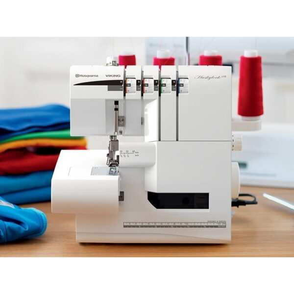 Husqvarna Viking - Huskylock S15