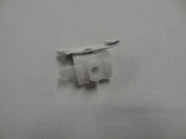 Vridfäste för plant undertak (2,5 cm)
