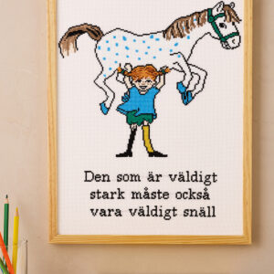 Pippi stark och snäll – broderikit (30×40 cm)